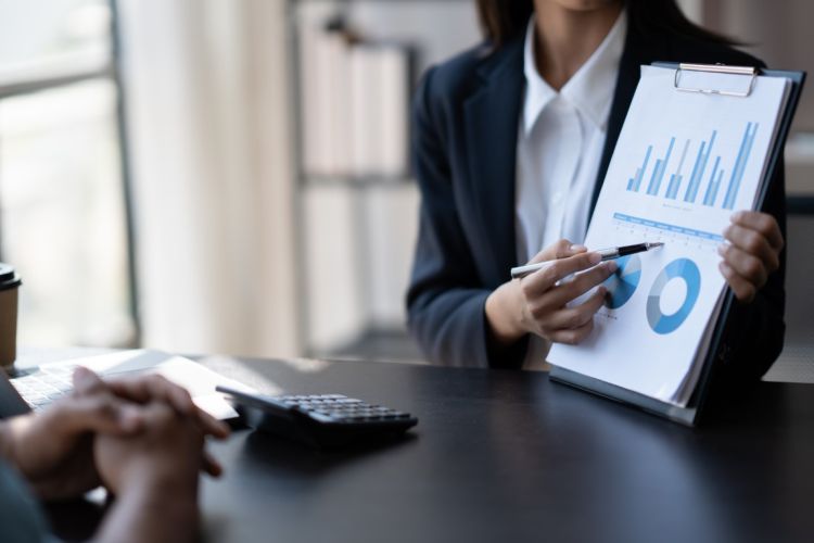 szukasz-stabilnej-pracy-w-finansach-z-atrakcyjnym-wynagrodzeniem-zobacz-jak-ja-zdobyc